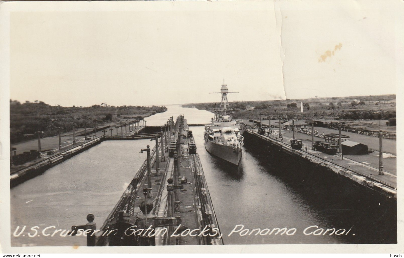 1825 A 46 Gatun Locks, Panama Canal U.S Cruiser - Panama