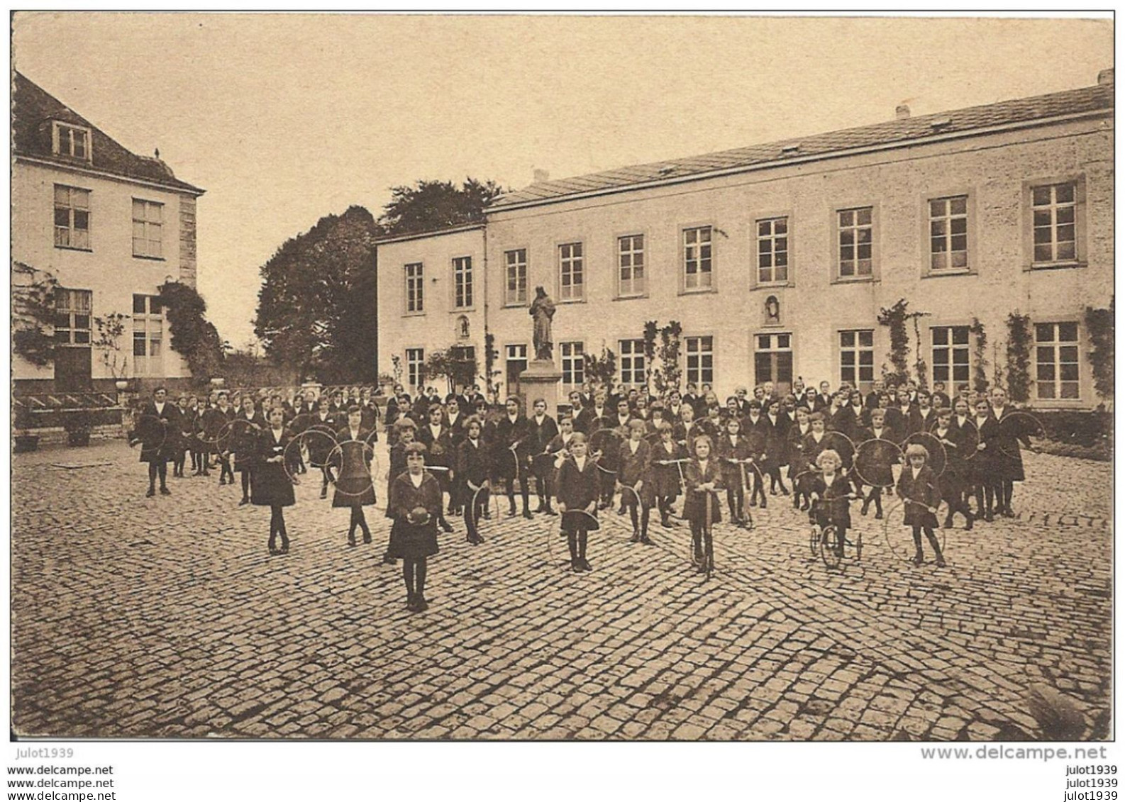 Julot1939 ....   JODOIGNE ..-- Pensionnat De La Providence . 1930 Vers St ANDRE Visé . Voir Verso . - Jodoigne