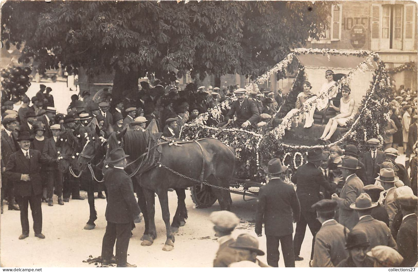 18-AUBINGY-SUR-NERE- CARTE-PHOTO- FÊTE CHAR DE LA COUTURE - Aubigny Sur Nere