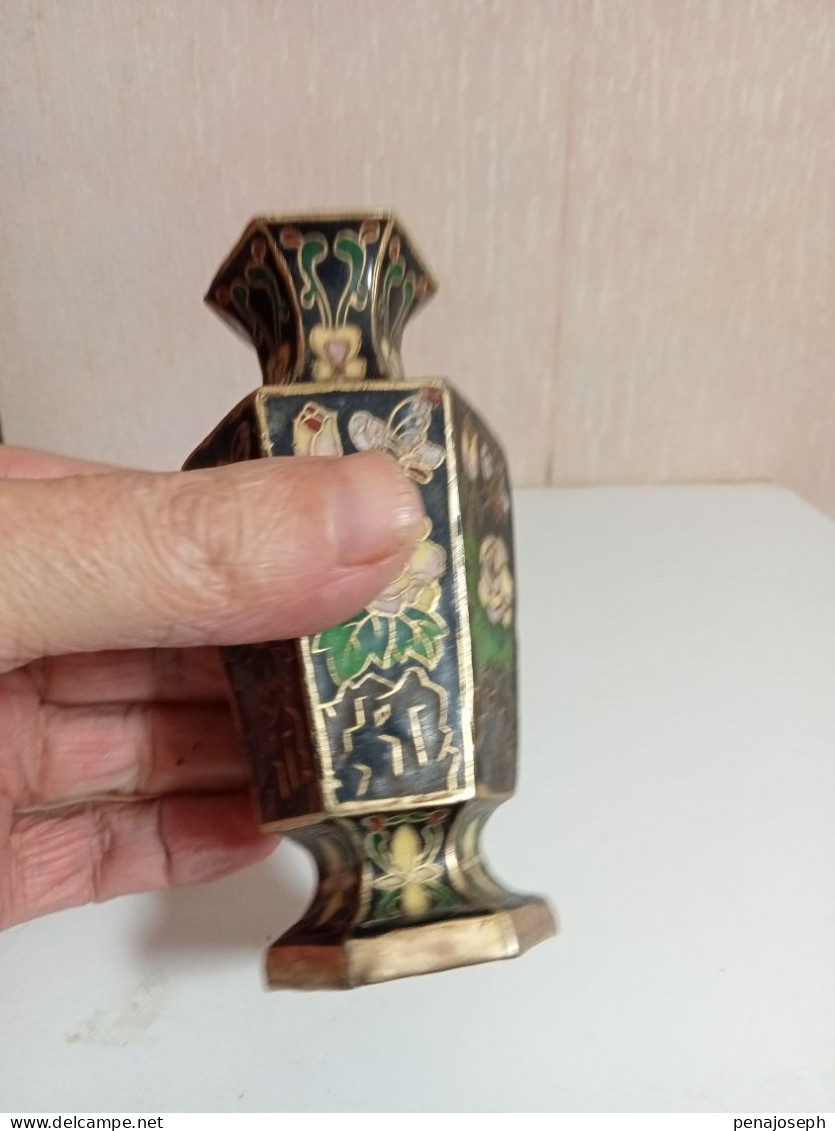 Petit Vase Ancien Cloisonné Hauteur 12 Cm Diamètre 5,5 Cm - Jarrones