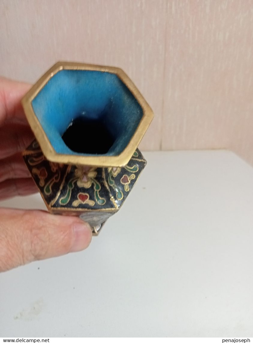 Petit Vase Ancien Cloisonné Hauteur 12 Cm Diamètre 5,5 Cm - Jarrones