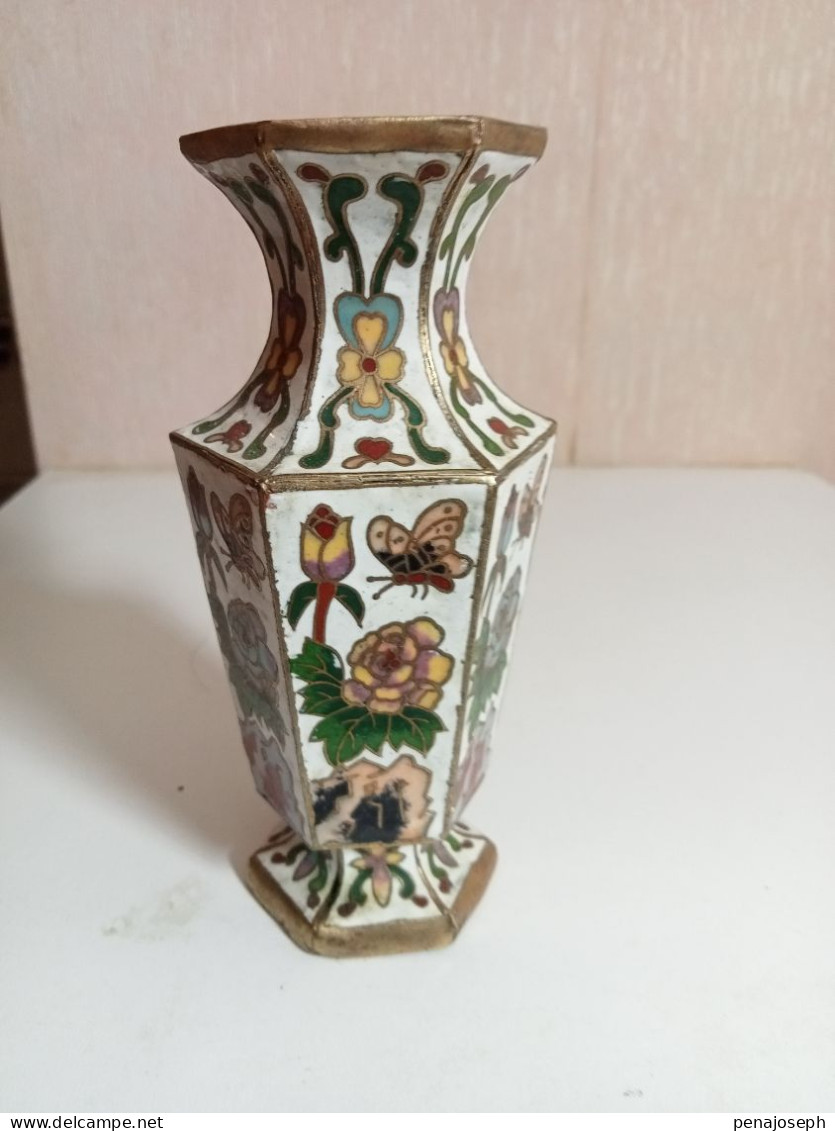 Petit Vase Ancien Cloisonné Hauteur 12,5 Cm Diamètre 5 Cm - Vasi