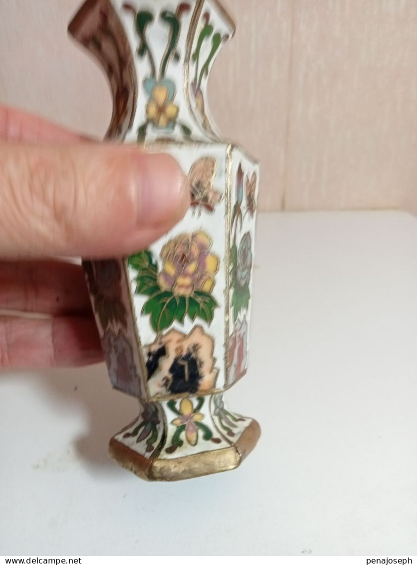 Petit Vase Ancien Cloisonné Hauteur 12,5 Cm Diamètre 5 Cm - Vasi