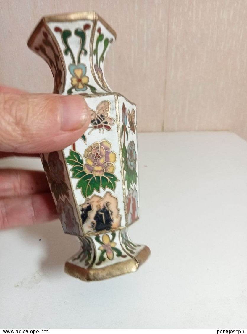 petit vase ancien cloisonné hauteur 12,5 cm diamètre 5 cm