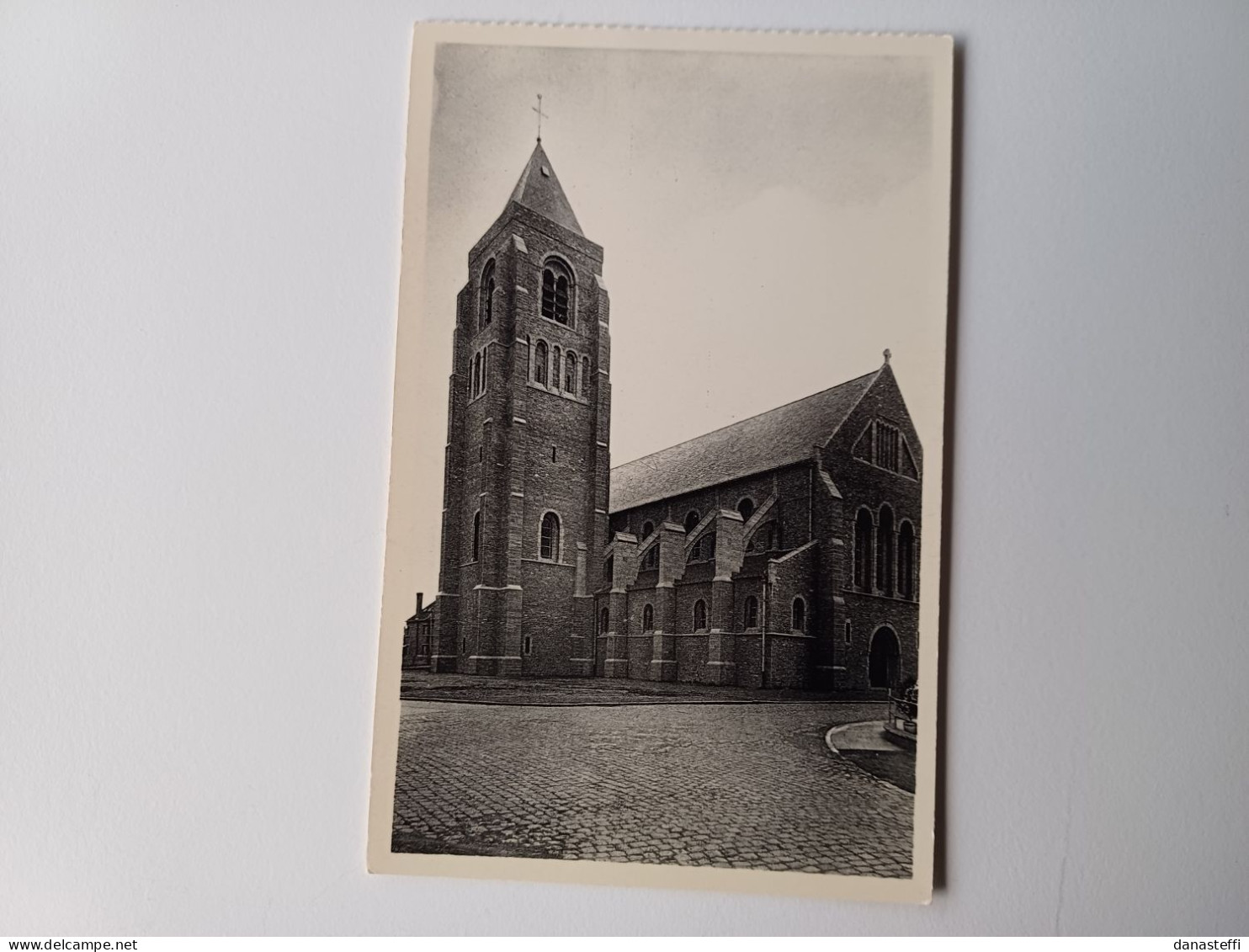 WAREGEM KERK H. FAMILIE - Waregem