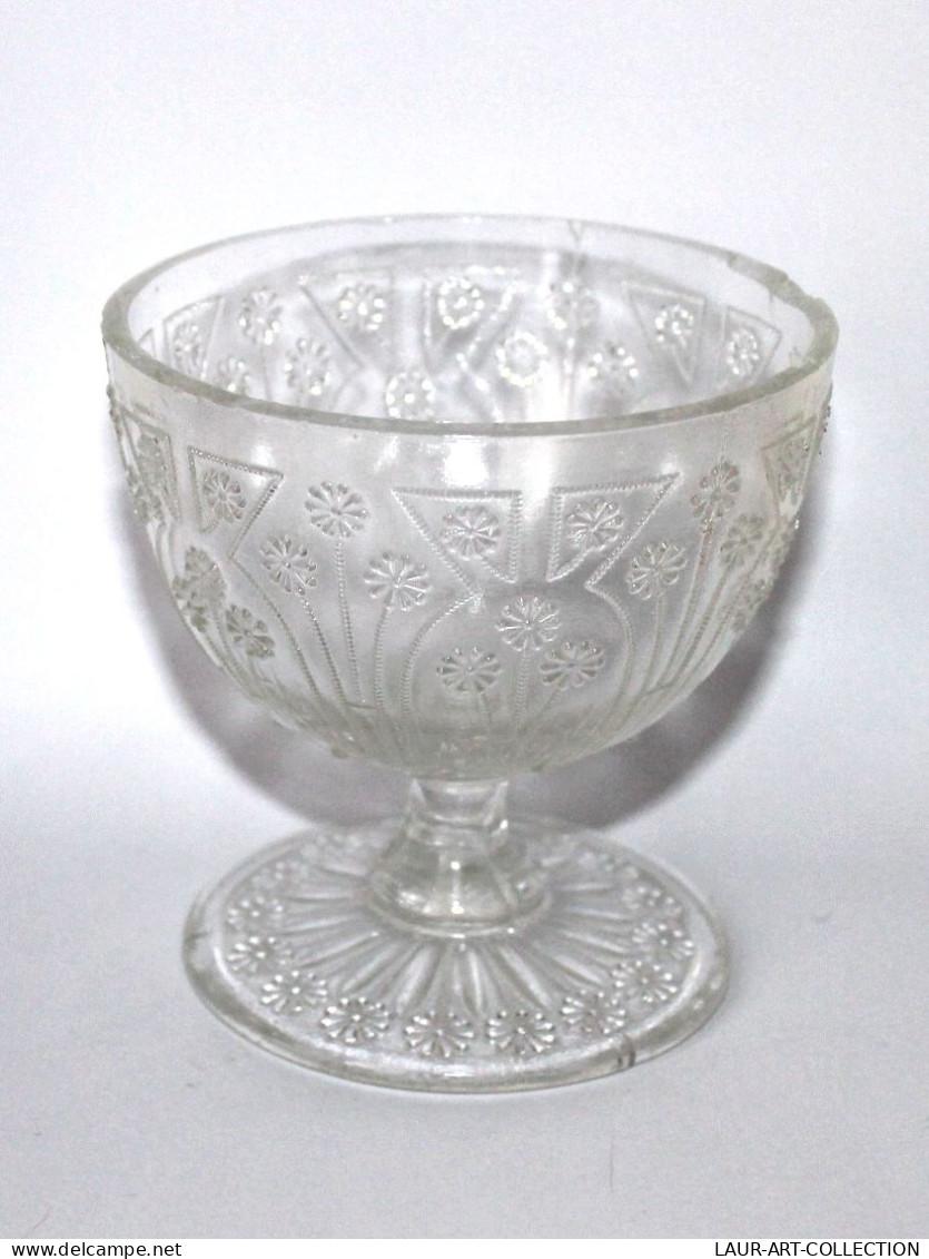 MAGNIFIQUE ANCIENNE COUPE / PRESENTOIR EN VERRE MOULÉ SUR PIED - H:10cm D:10cm / ART DE LA TABLE / DECORATIF (2501.5) - Otros & Sin Clasificación