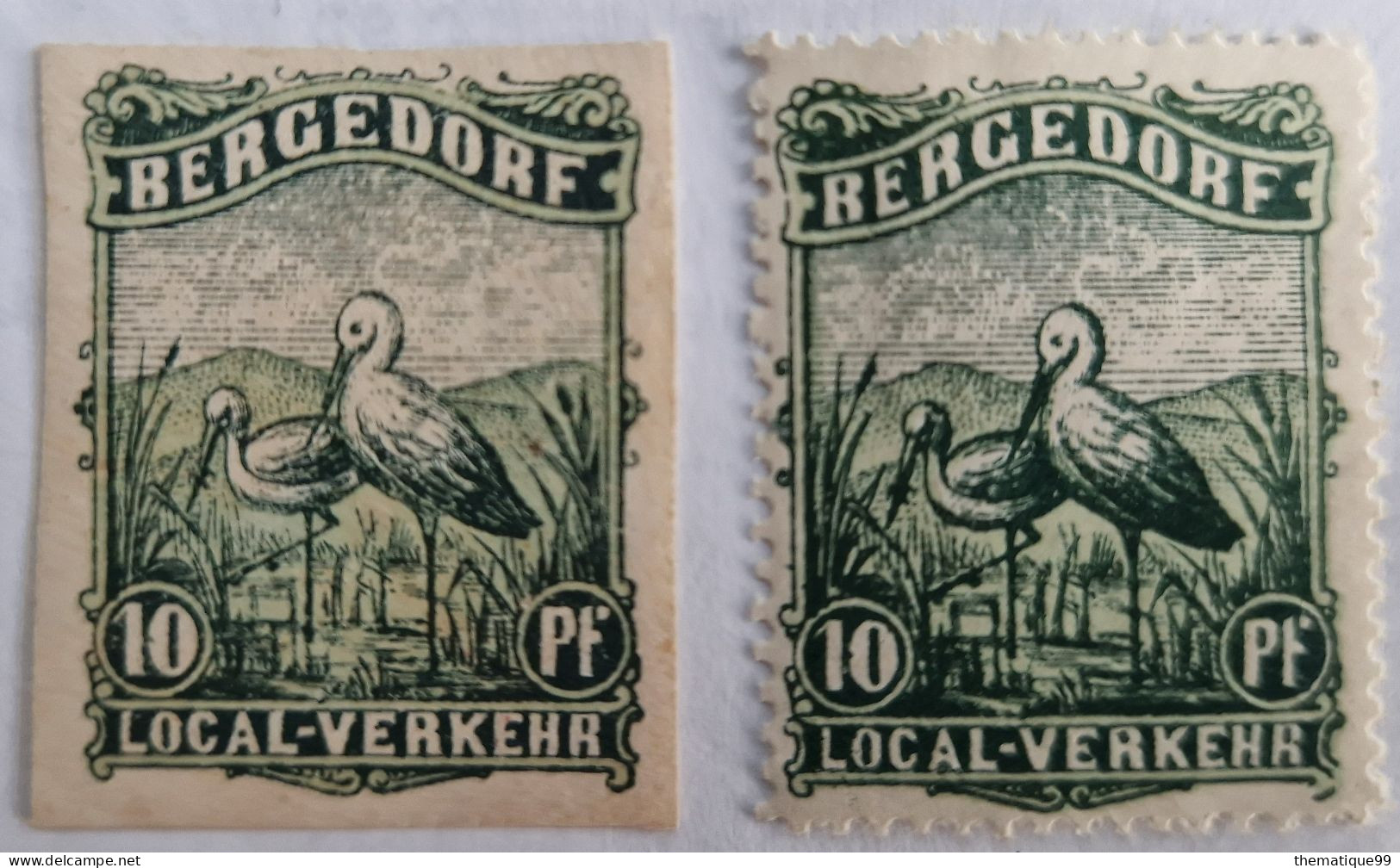 Deux Timbres De La Poste Privée De La Ville Allemande De Bergedorf (1887) : Cigogne Avec Une Grenouille Dans Le Bec - Storks & Long-legged Wading Birds