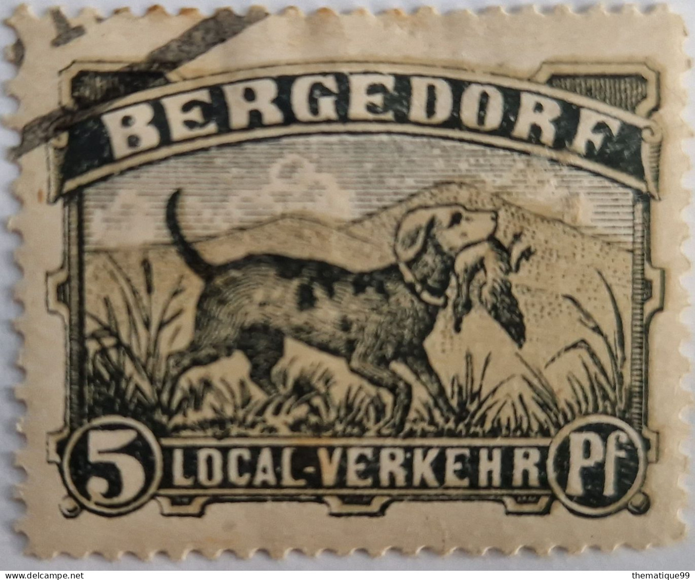 Timbre De La Poste Privée De La Ville Allemande De Bergedorf (1887) : Chien De Chasse Tenant Un Canard - Hunde