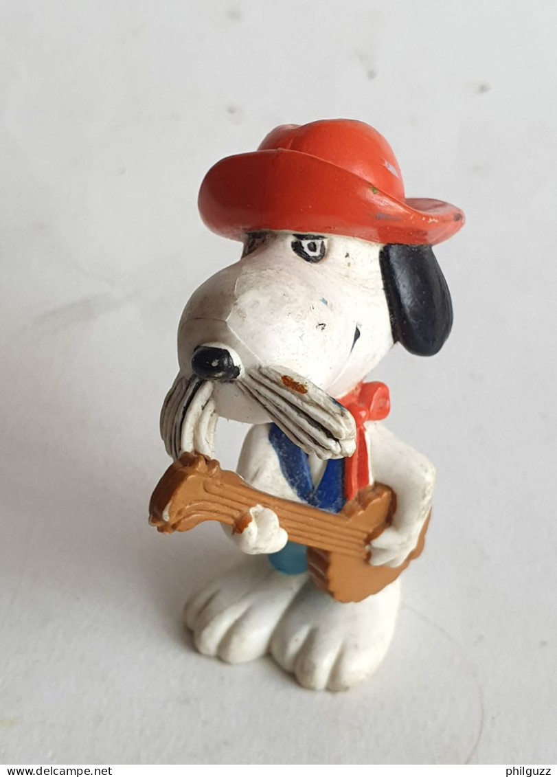 FIGURINE SCHLEICH SNOOPY COWBOY AVEC UN BANJO PEANUTS - Snoopy