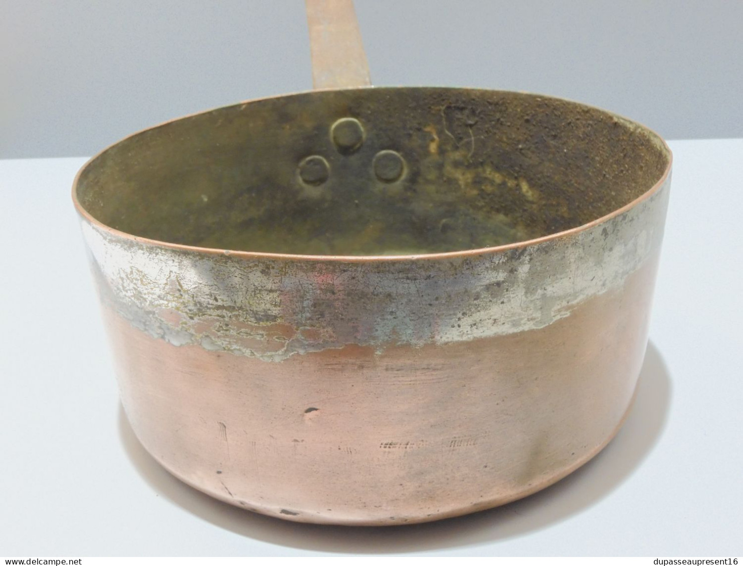 - BELLE ANCIENNE CASSEROLE en CUIVRE POIGNEE Fer Forgé  XIXe  Déco CUISINE    E