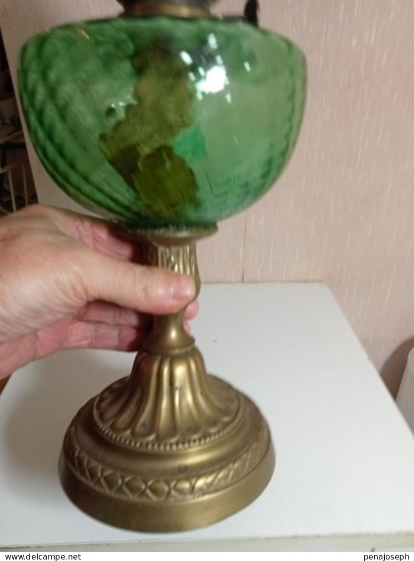 Lampe A Pétrole XIXème Bronze Et Verre Ancienne Hauteur 32 Cm Diamètre 14 Cm - Luminarie E Lampadari