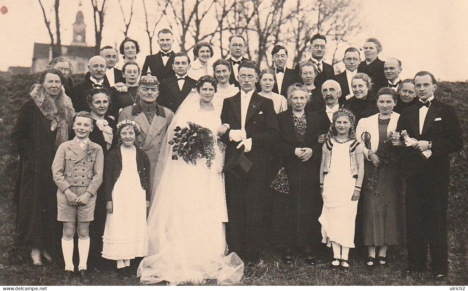 AK Foto Brautpaar Hochzeit Gesellschaft - Ca. 1930 (65754) - Noces