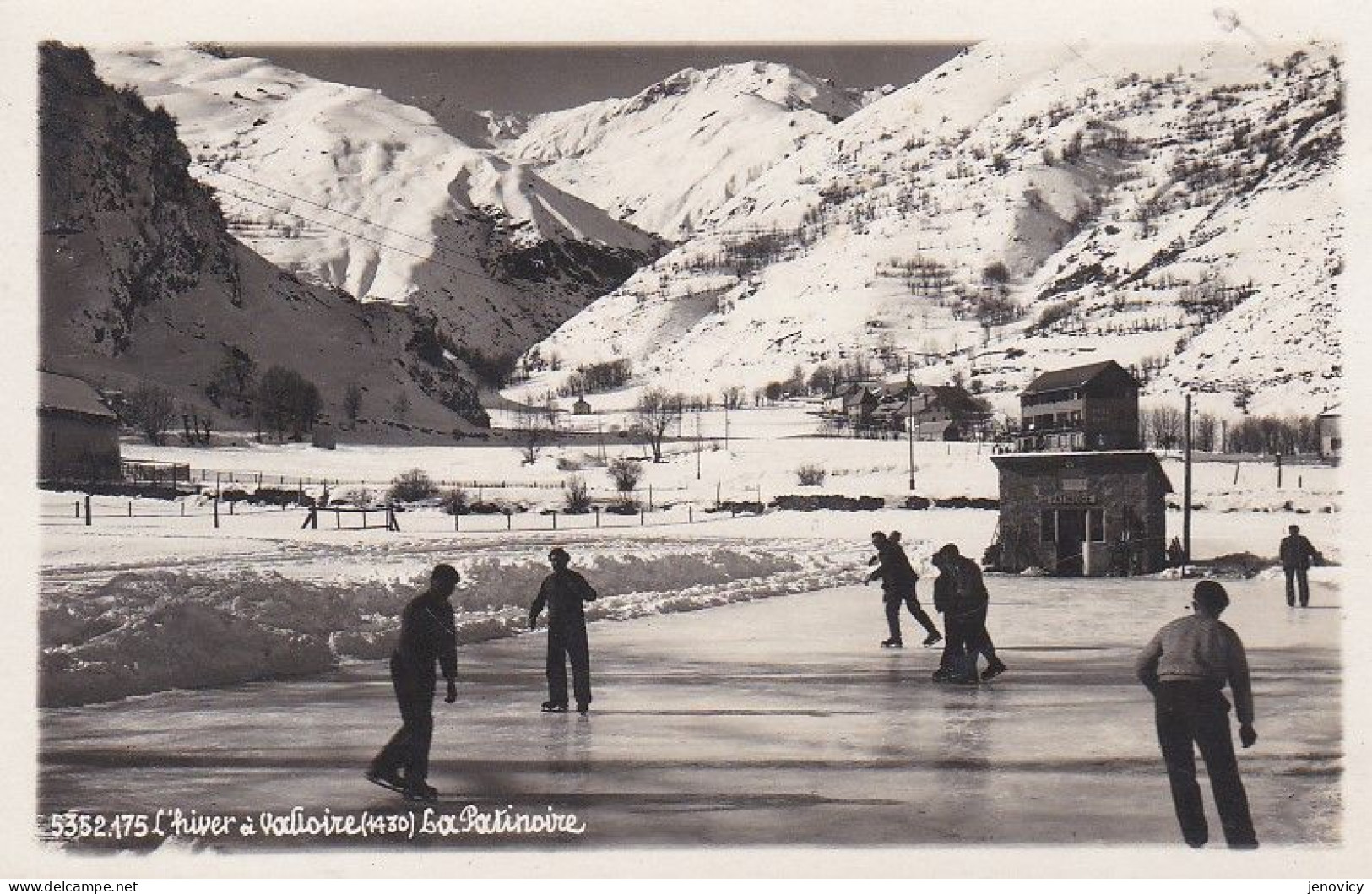 HIVER A VALLOIRE LA PATINOIRE ,DETAILS ,JOLI PLAN ANIME  REF 80819 - Patinaje Artístico