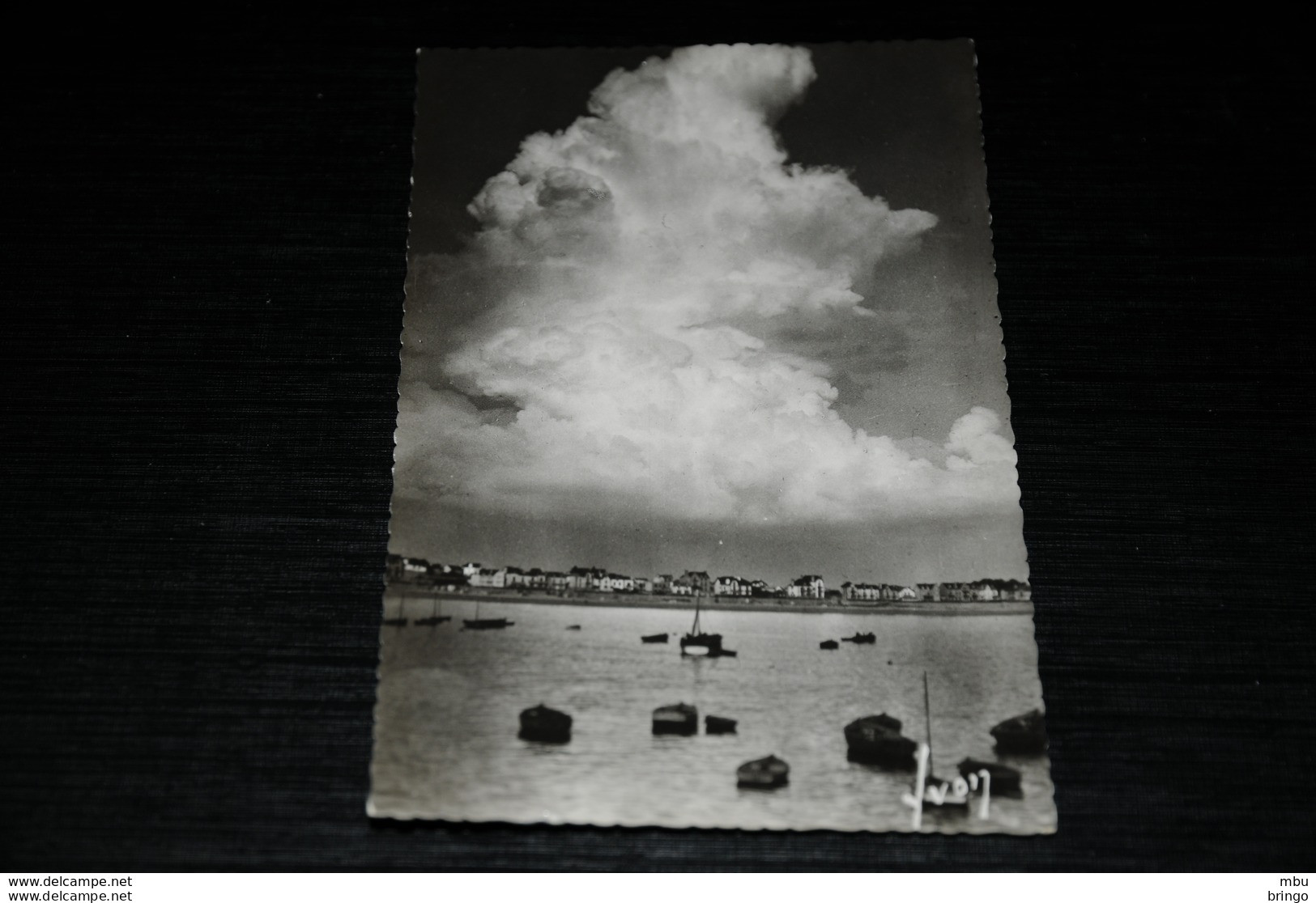 A9363      QUIBERON, EFFET DE NUAGE SUR LE PORT - 1957 - Quiberon