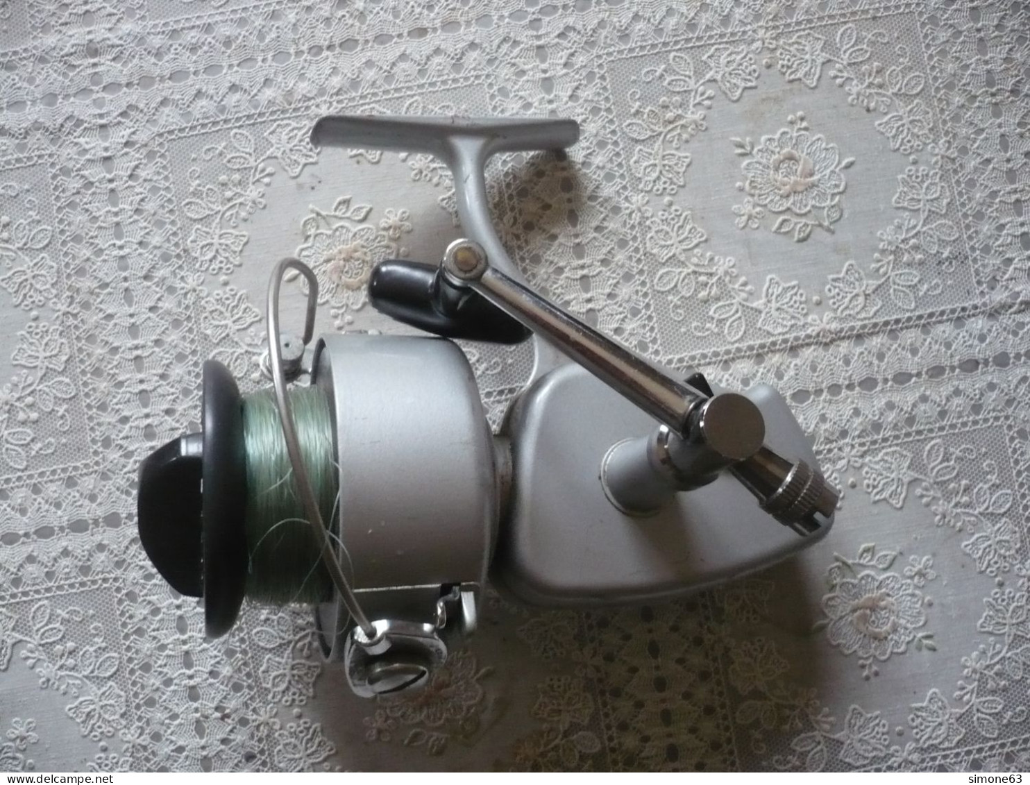 Beau Moulinet De Pêche - FARIO  F550 - Made In Japan - Fonctionne - Fishing