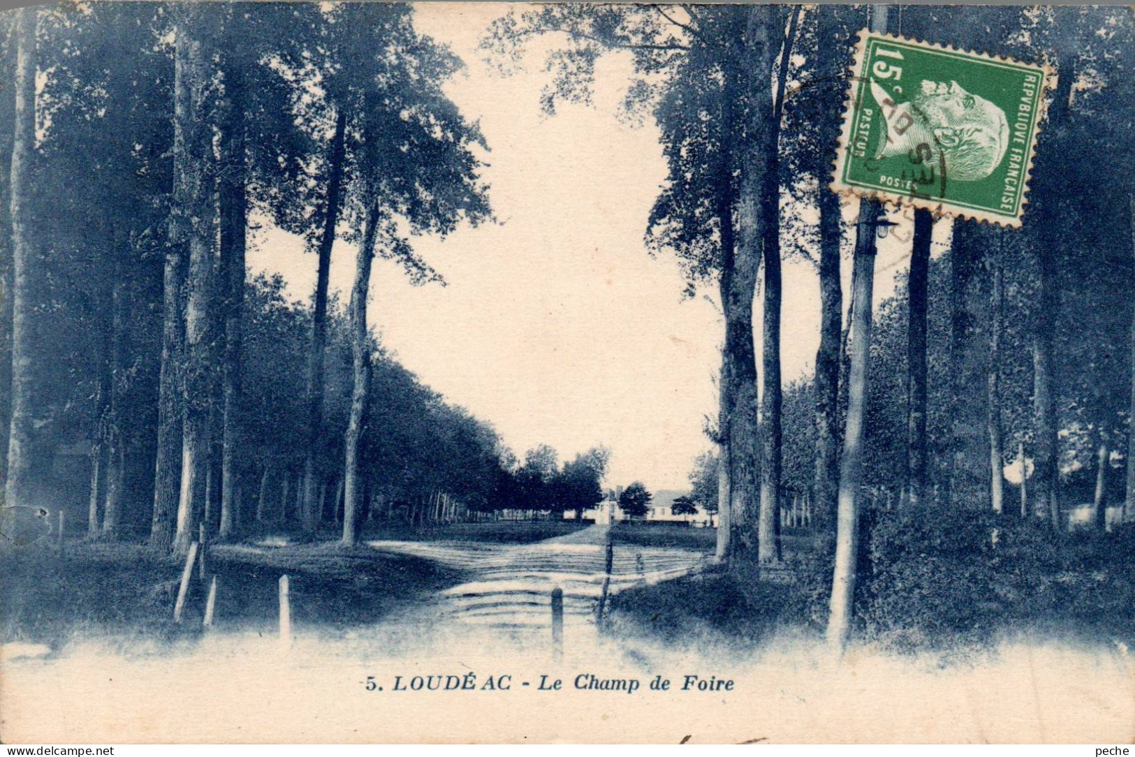 N°115737 -cpa Loudéac -le Champ De Foire- - Loudéac