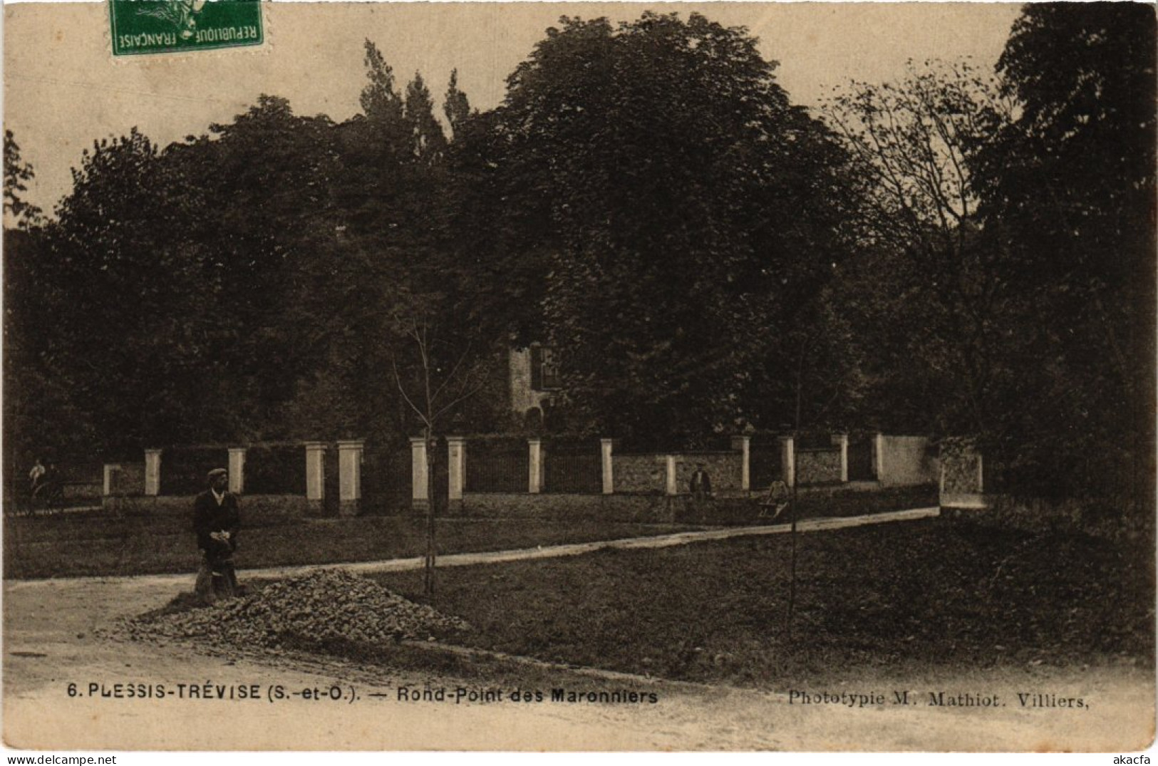 CPA Plessis-Trevise Rond Point Des Maronniers FRANCE (1370011) - Le Plessis Trevise