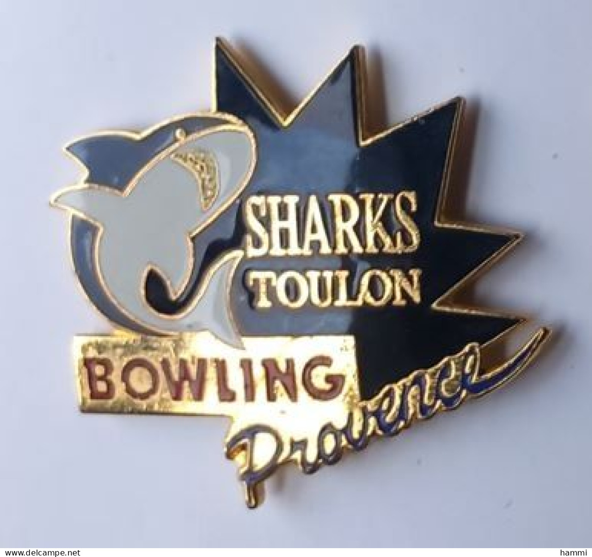 YY615 Pin's Bowling Sharks Toulon Provence VAR Requin Qualité Qualité EGF Achat Immédiat - Bowling