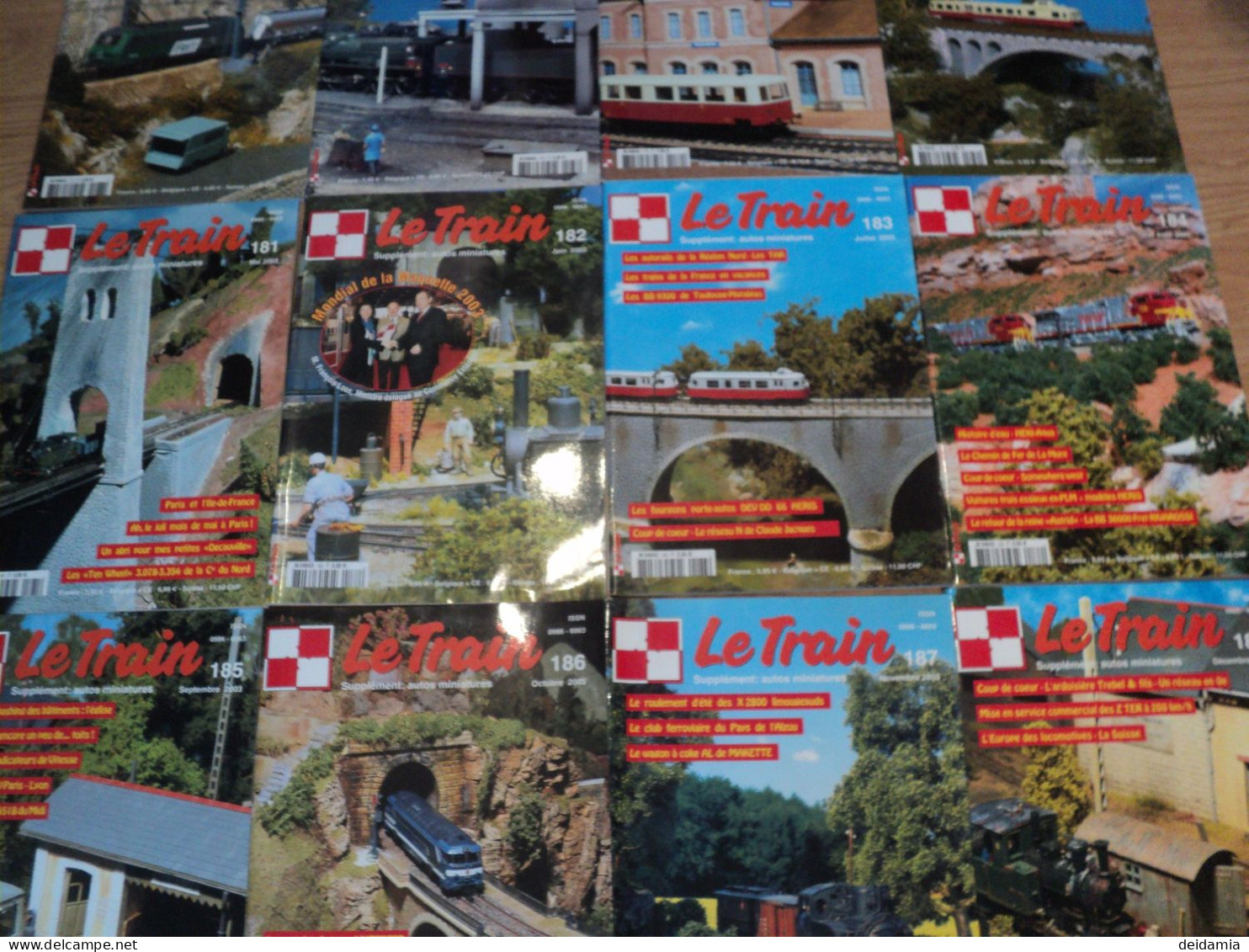 Lot De 12 REVUES LE TRAIN Année 2003 - Literatuur & DVD