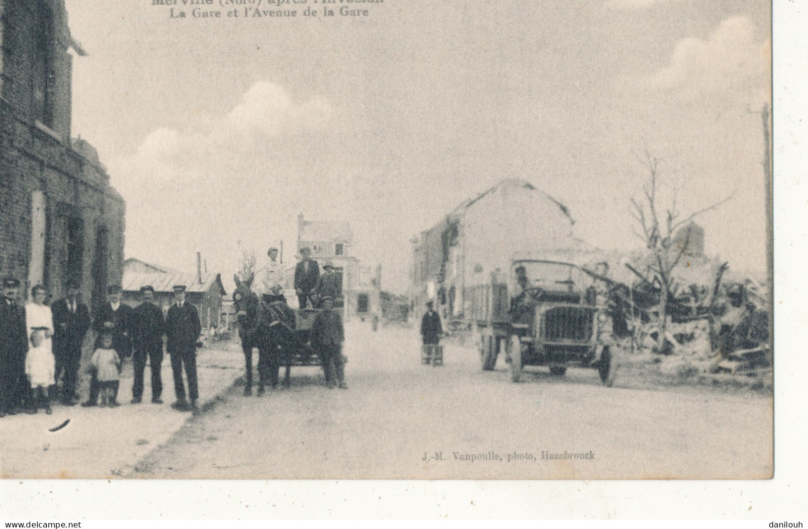 59 // MERVILLE   Après L Invasion   La Gare Et L'avenue De La Gare / Automobile / ** - Merville