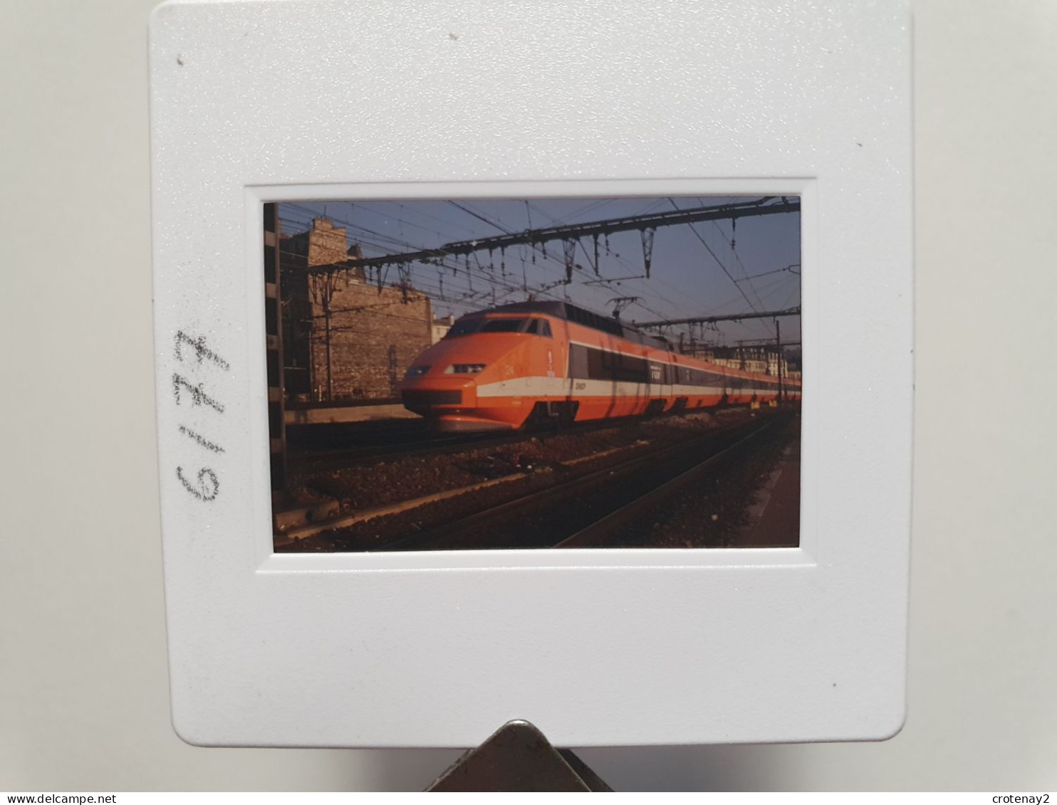Photo Diapo Diapositive Slide Train Rame TGV SUD EST SNCF N°24 à CONFLANS Le 28/01/1992 VOIR ZOOM - Diapositives
