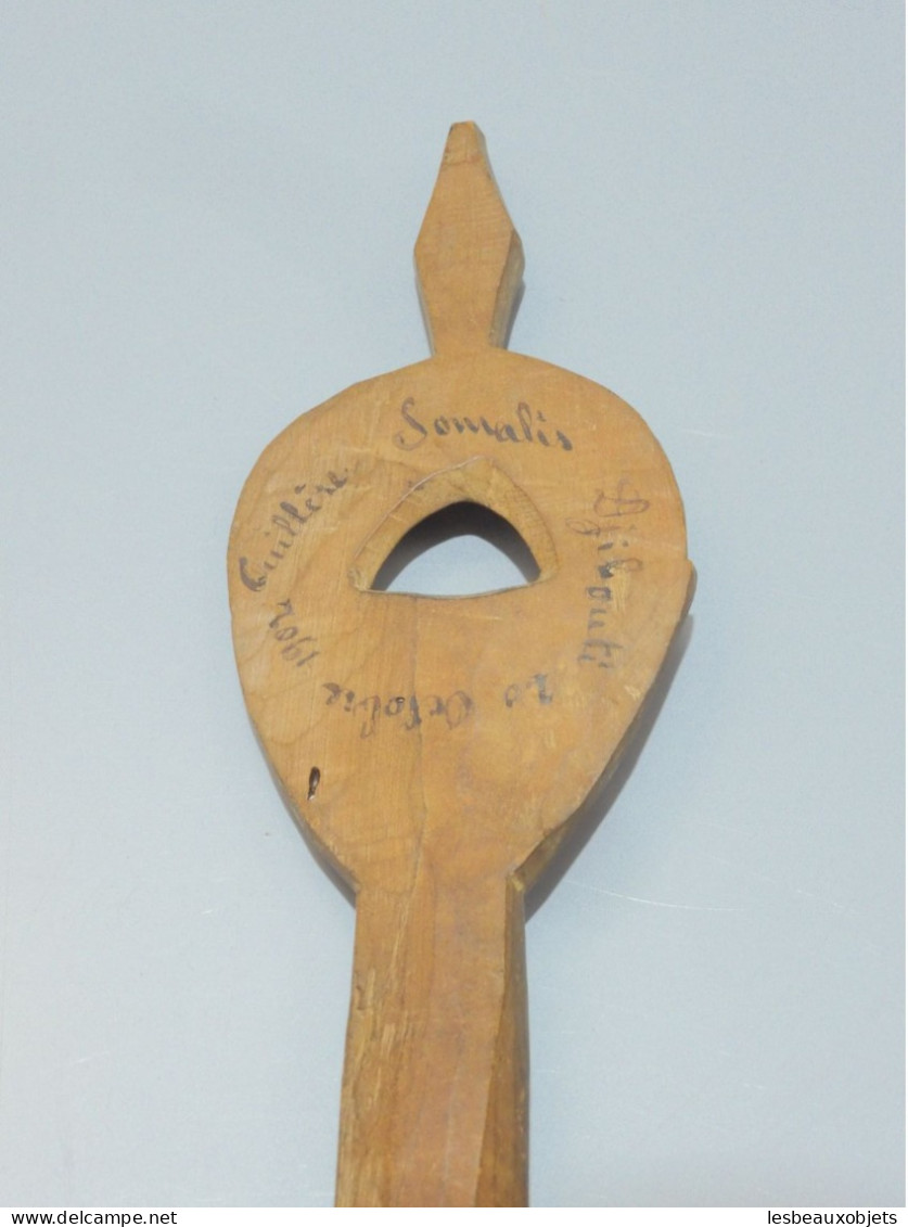 - ANCIENNE CUILLERE BOIS Manche Sculpté Haut Dos : Somalis Djibouti 1902    E - Afrikanische Kunst