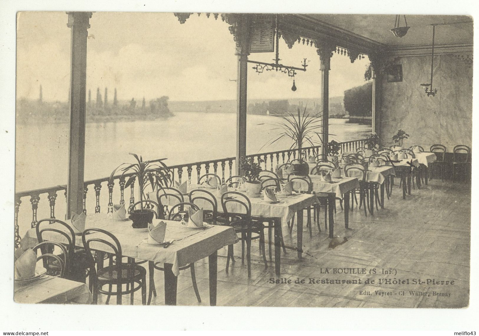 76/ CPA - La Bouille - Salle De Restaurant De L'Hotel Saint Pierre - La Bouille