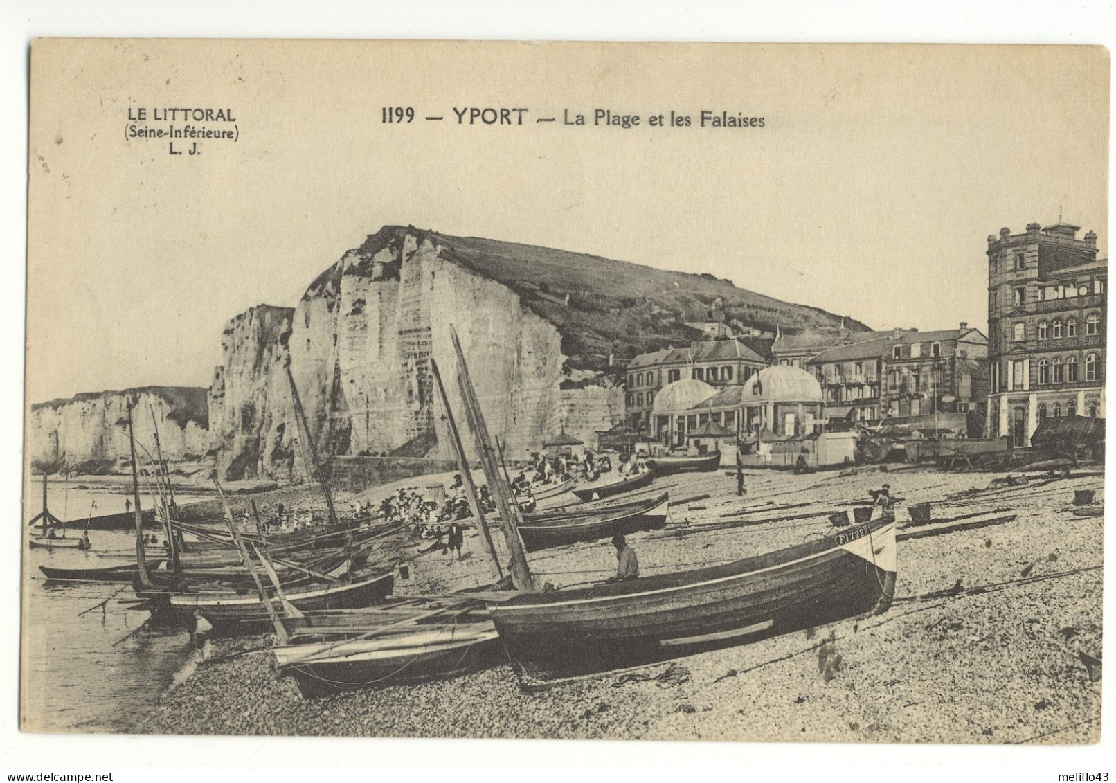 76/ CPA A - Yport - La Plage Et Les Falaises - Yport