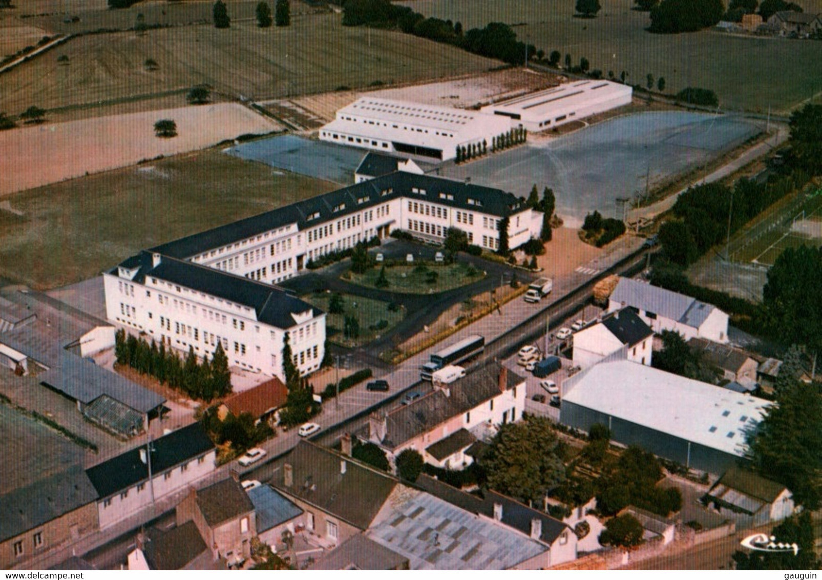 CPM - DERVAL - École Secondaire D'Agriculture Rue De Rennes (Vue Aérienne) - Edition Combier - Derval