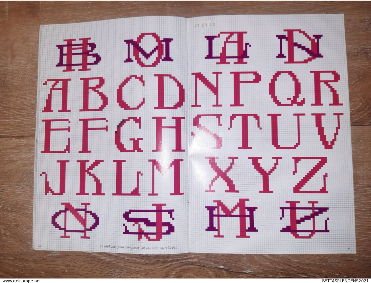 Bibliothèque DMC - LA BRODERIE AU POINT DE CROIX - Les Alphabets