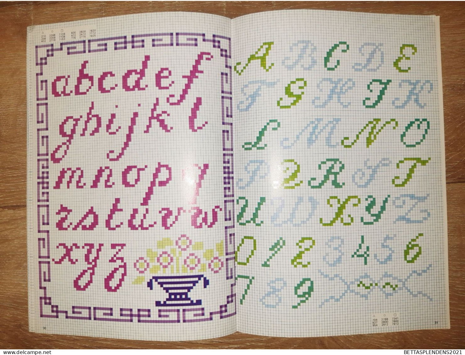 Bibliothèque DMC - LA BRODERIE AU POINT DE CROIX - Les Alphabets