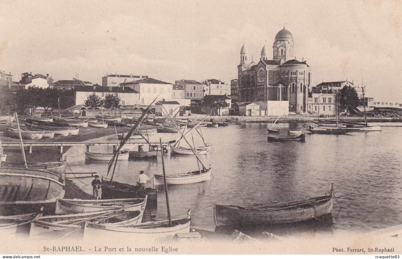 ST-RAPHAEL   LE PORT ET LA NOUVELLE EGLISE    CARTE ANIMEE - Cotignac