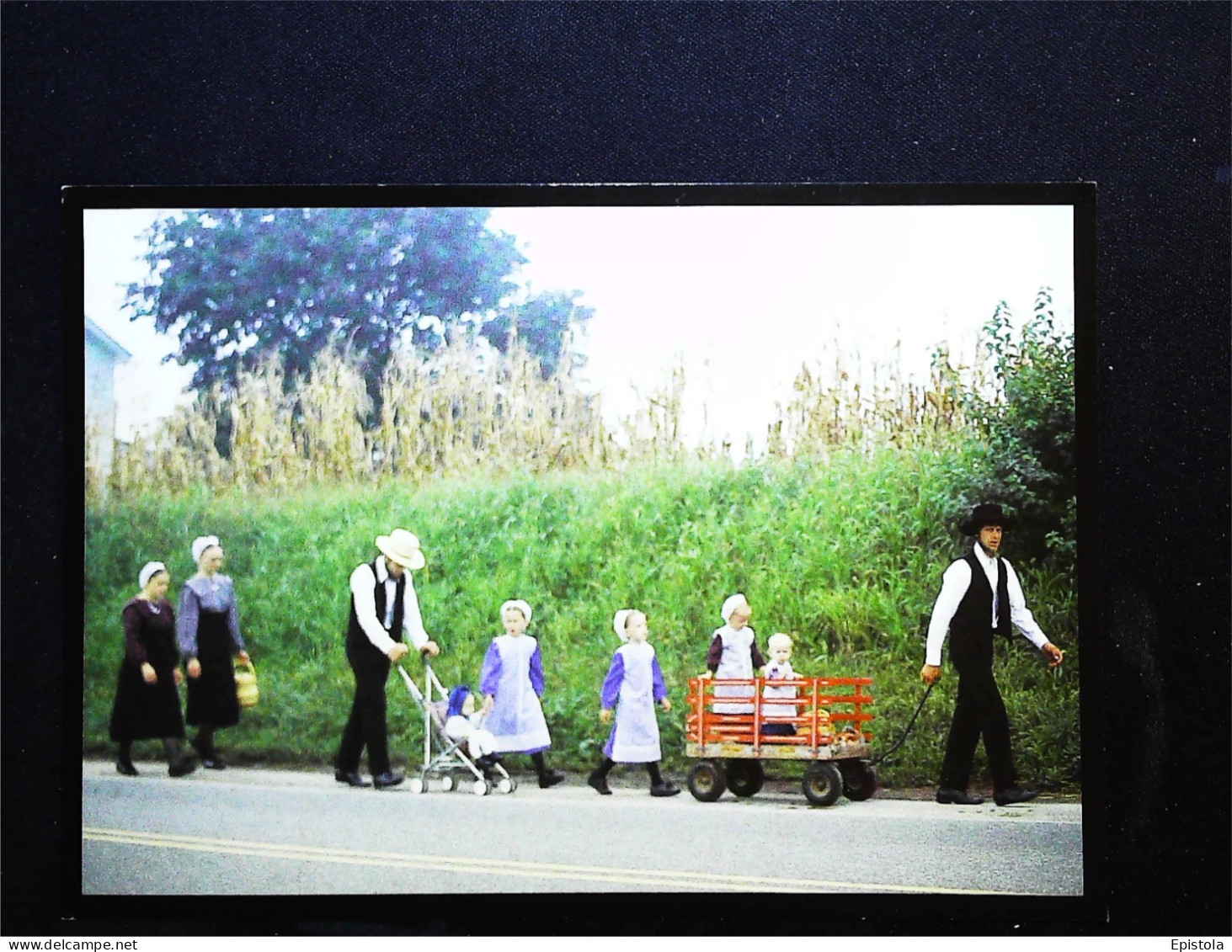 ► AMISH FAMILY Walk To Church - American Roadside