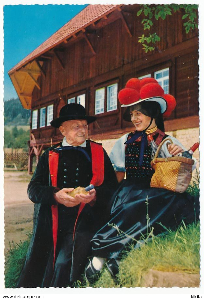 CPSM Dentelée 10,5 X 15 Allemagne (168) Bade-Wurtemberg GUTACH Schwarzwald Gutacher Tracht Costume Folklorique Forêt N - Gutach (Schwarzwaldbahn)