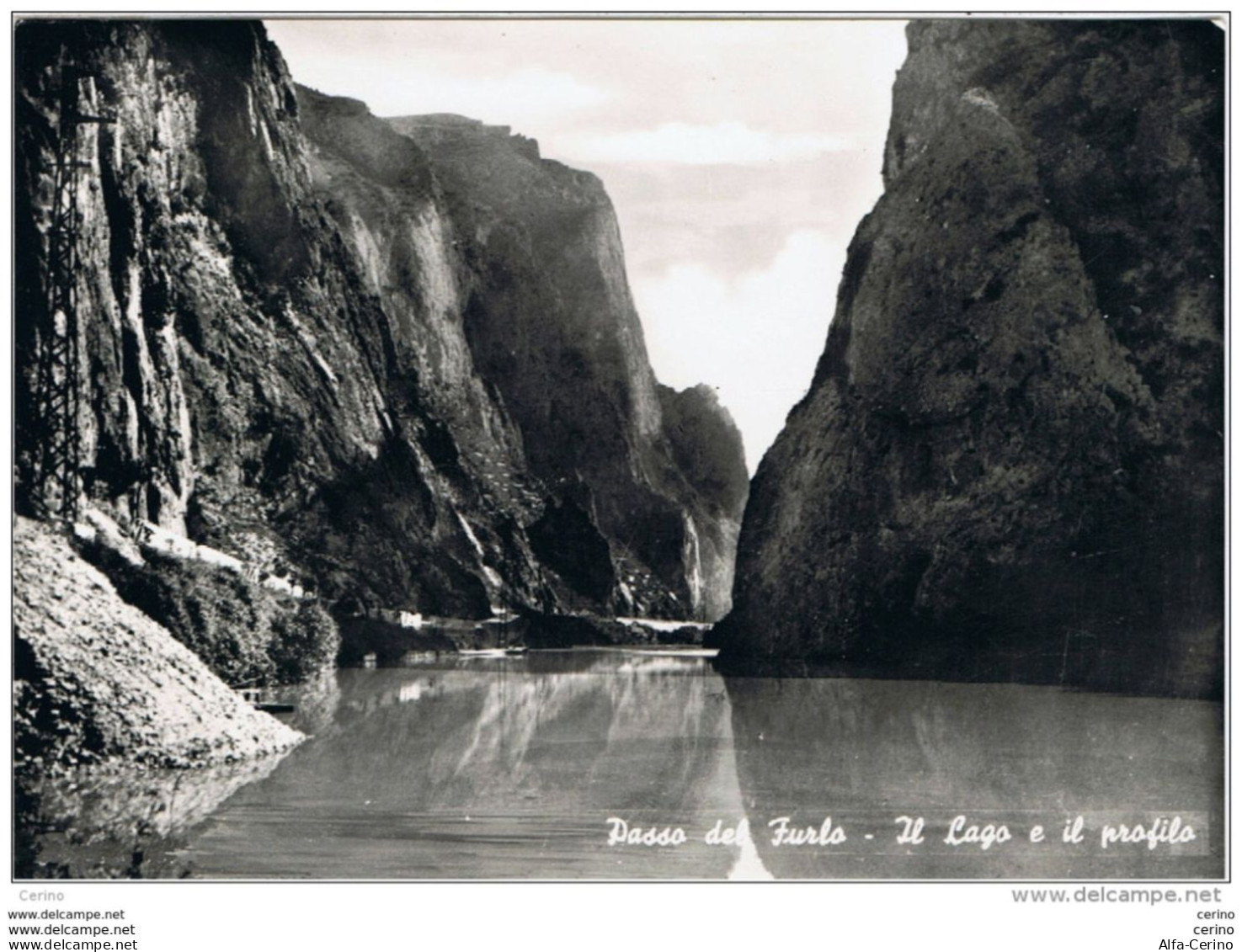 PASSO  DEL  FURLO (PU):  IL  LAGO  E  IL  PROFILO  -  FOTO  -  FG - Châteaux D'eau & éoliennes