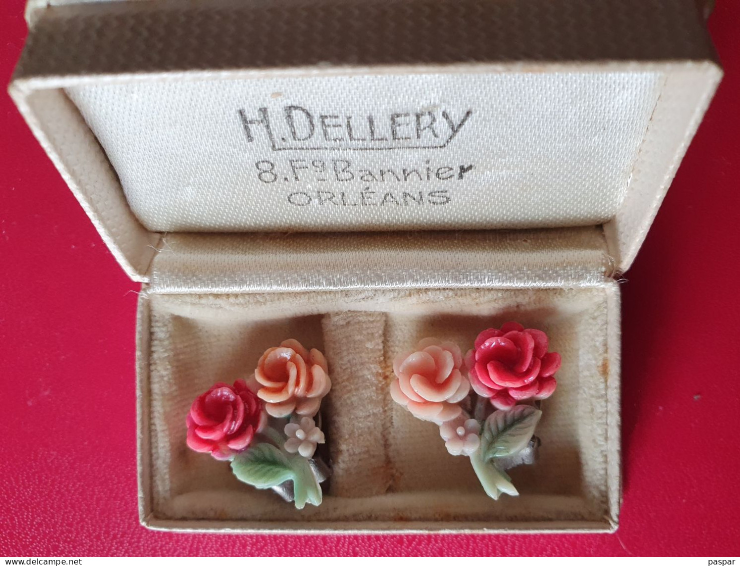 Vintage Kitch Anciennes Boucles D'oreille Clips Fleurs Roses Dans Leur Boîte D'origine H. Dellery Orléans - Ohrringe