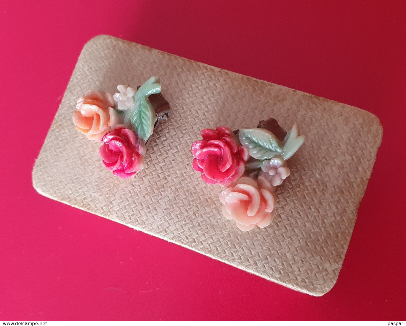 Vintage Kitch Anciennes Boucles D'oreille Clips Fleurs Roses Dans Leur Boîte D'origine H. Dellery Orléans - Ohrringe