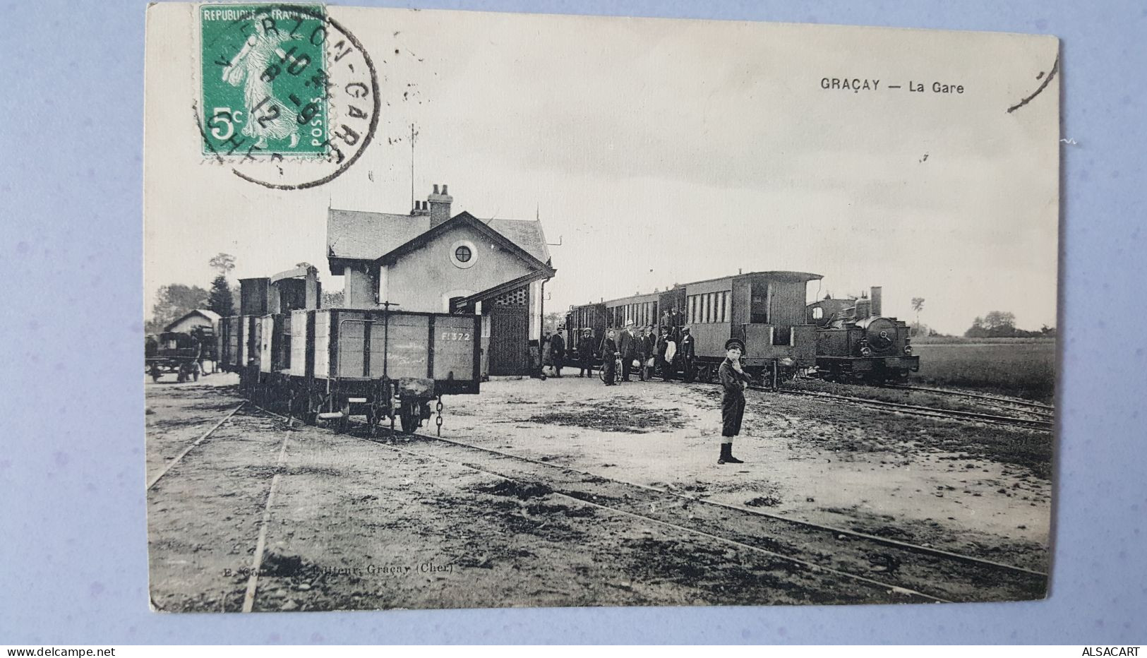 Graçay ,la  Gare Avec Train - Graçay