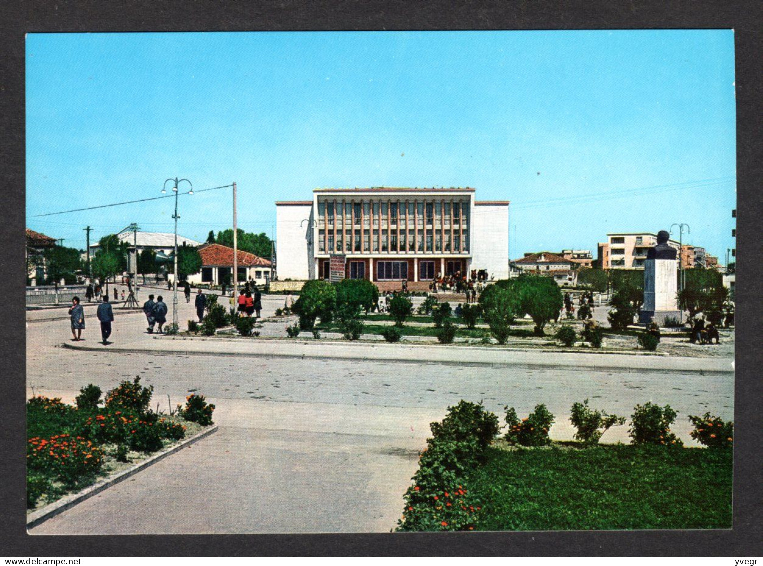 Albanie - DURRESI - Le Palais De La Culture  ( Photocolor N° A 37) - Albanie
