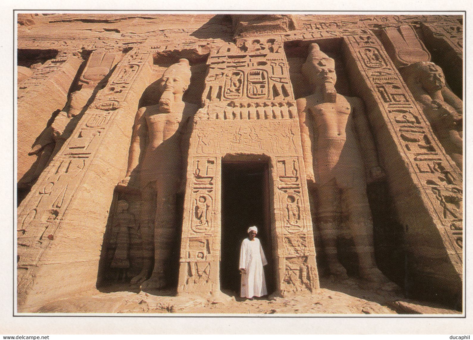 EGYPTE - Les Rois-Dieux Et Les Reines-Déesses Du Temple D'Hator, Aussi Nommé Petit Temple D'Abu Simbel. - Tempels Van Aboe Simbel