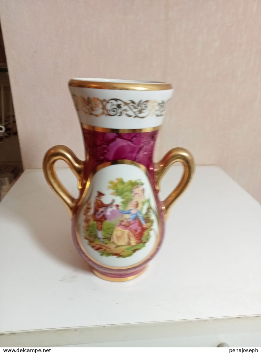 Vase Ancien Hauteur 17cm X 12 Cm Signé Limoges - Vazen