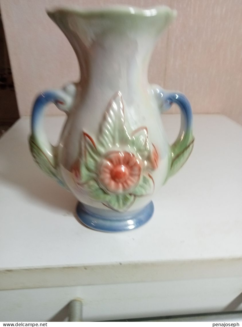 Vase Ancien En Porcelaine Hauteur 13,5cm X 11 Cm Signé Brasil - Vasi