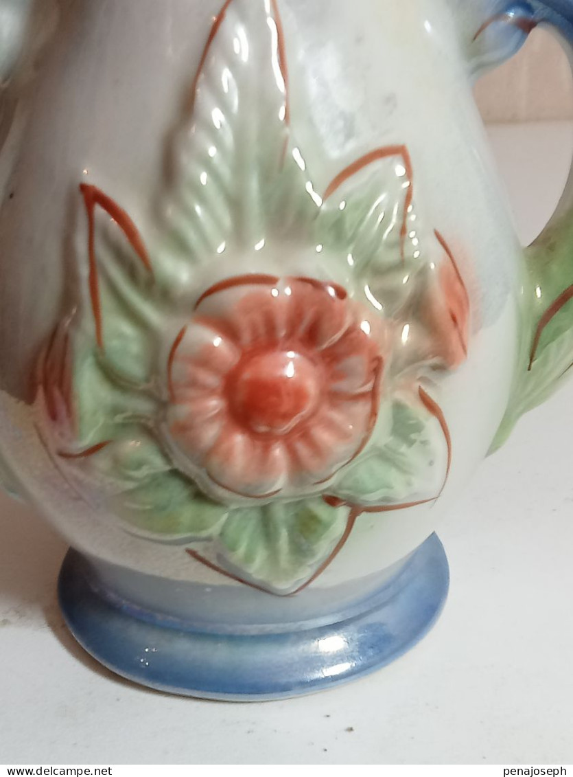 Vase Ancien En Porcelaine Hauteur 13,5cm X 11 Cm Signé Brasil - Vasi