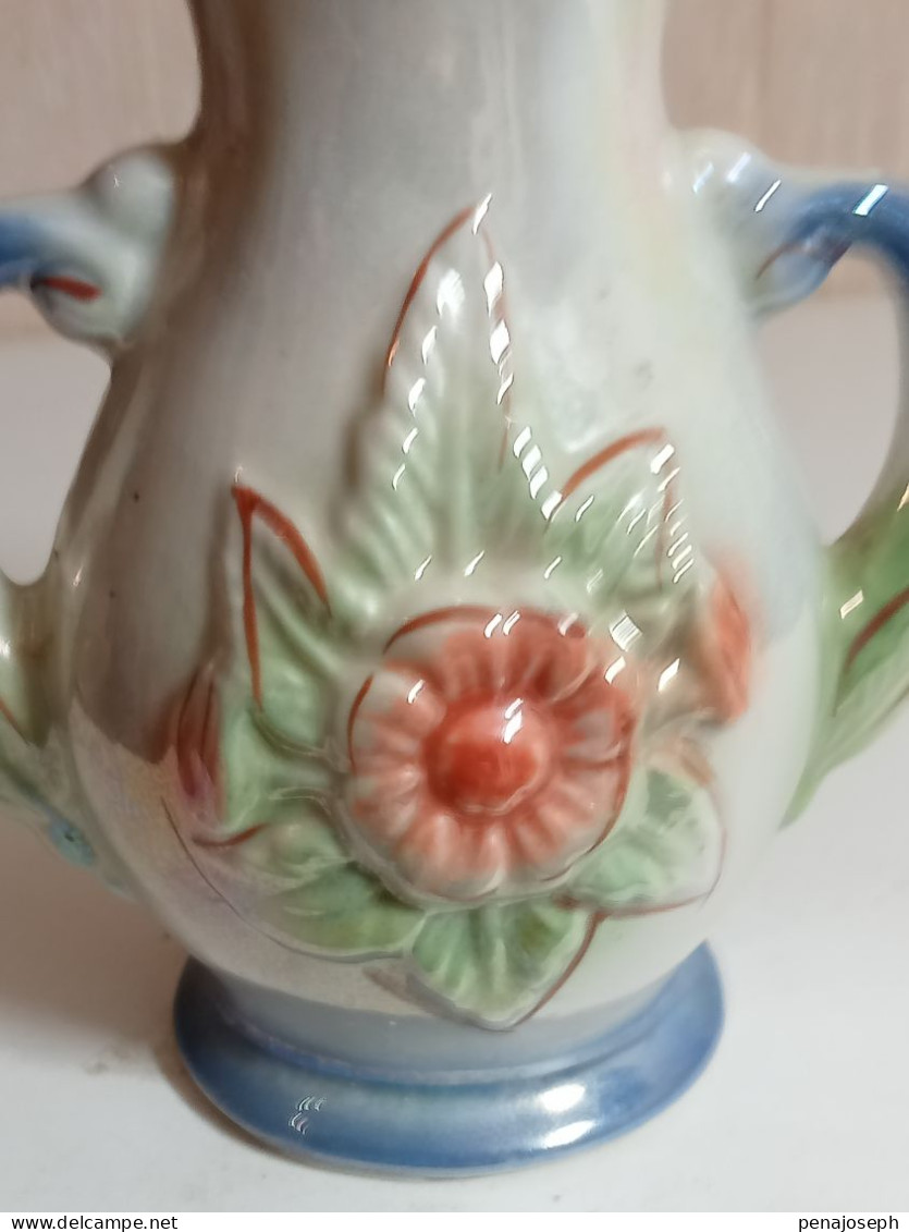Vase Ancien En Porcelaine Hauteur 13,5cm X 11 Cm Signé Brasil - Vasen