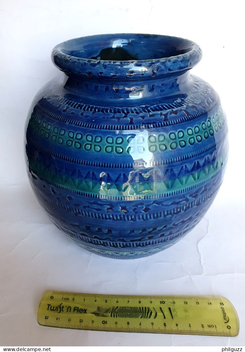 Vase En Céramique émaillée Bleue à Motifs Géométriques Aldo Londi Pour Bitossi Italie Années 60. - Vasen