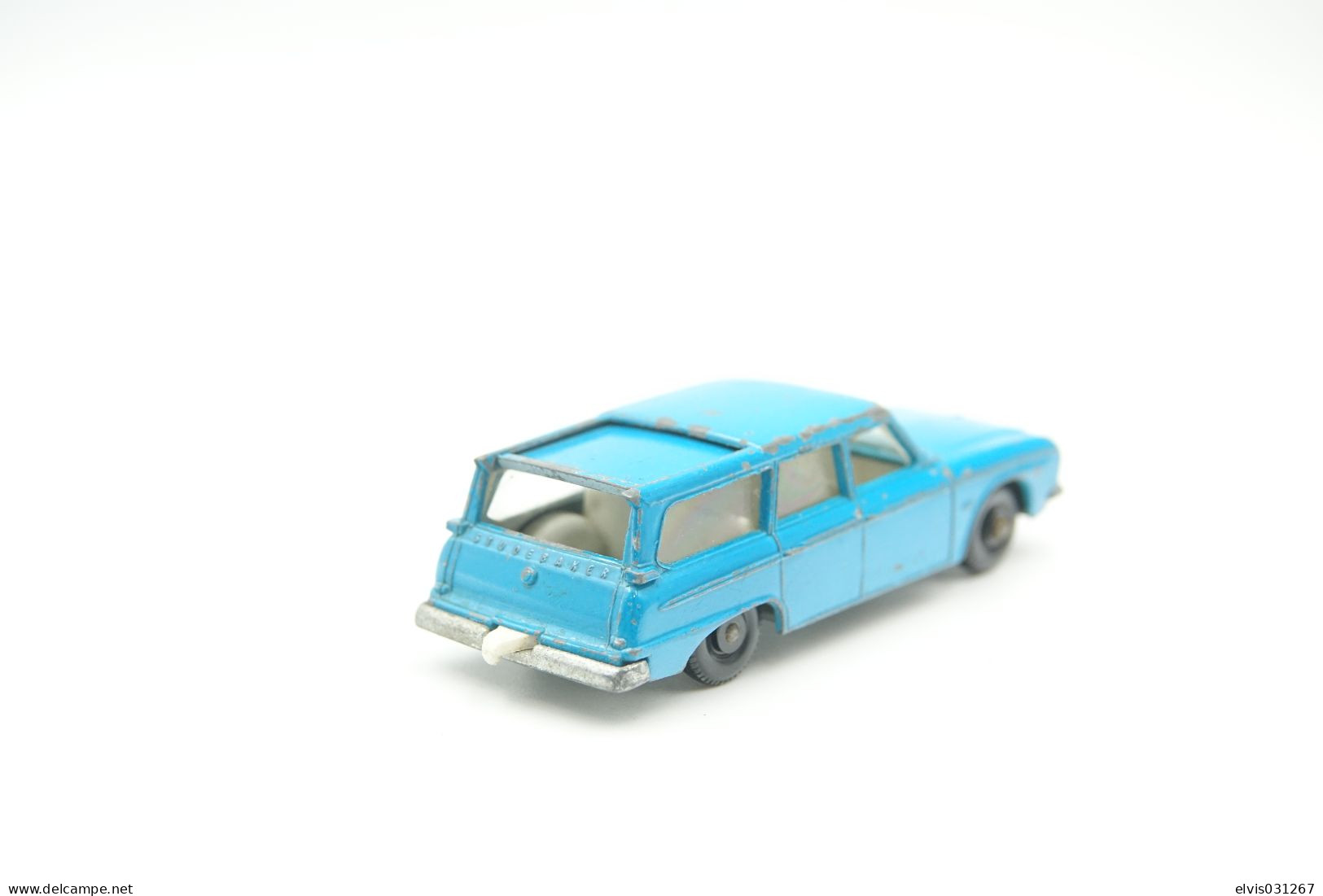 Matchbox Lesney 42B2 STUDEBAKER LARK WAGONAIRE - Regular Wheels, Issued 1965, Scale : 1/64 - Matchbox