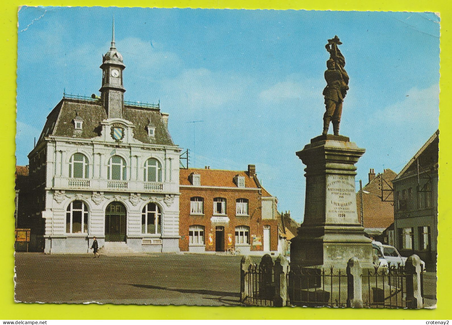 59 CYSOING Vers Villeneuve D'Ascq L'Hôtel De Ville Le Monument Aux Morts Renault 4L Camionnette Vélo VOIR DOS En 1967 - Villeneuve D'Ascq