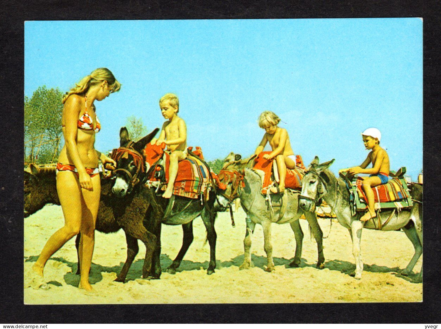 Bulgarie - SLANTSCHEV BRIAG - Spiele Am Strand - Promenade Ânes Ou Poneys, Femme En Maillot De Bain Et 3 Enfants - Bulgarie