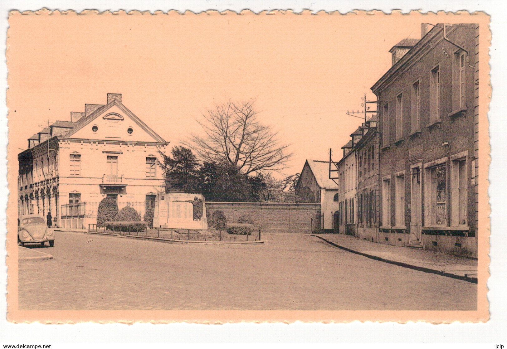 LE ROEULX - Place Du Souvenir. - Le Roeulx