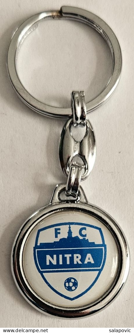 FC Nitra Slovakia  Football Club Soccer Pendant Keyring  PRIV-1/6 - Uniformes Recordatorios & Misc